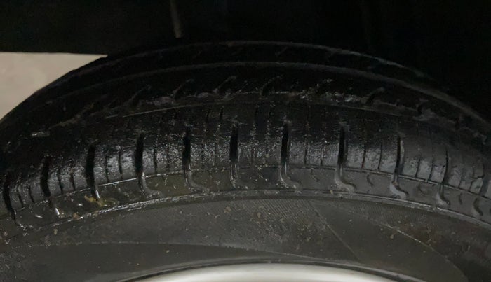 2018 Renault Kwid RXL, Petrol, Manual, 43,025 km, Right Rear Tyre Tread