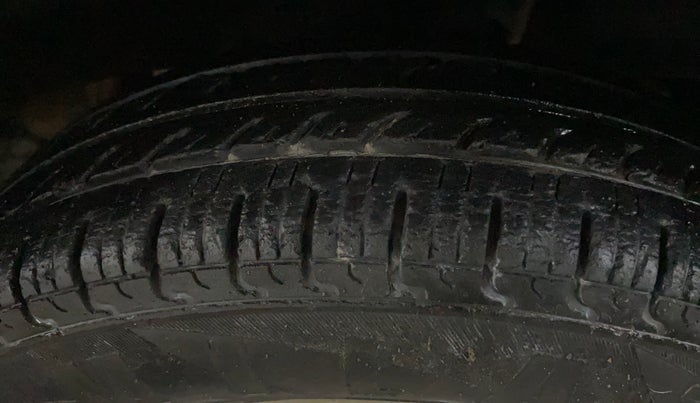 2018 Renault Kwid RXL, Petrol, Manual, 43,025 km, Left Rear Tyre Tread