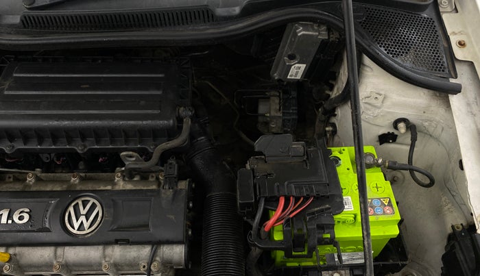 2016 Volkswagen Vento HIGHLINE 1.6 MPI, Petrol, Manual, 46,674 km, Engine View - Left