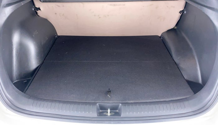 2016 Hyundai Creta 1.6 S, Petrol, Manual, 78,700 km, Boot Inside