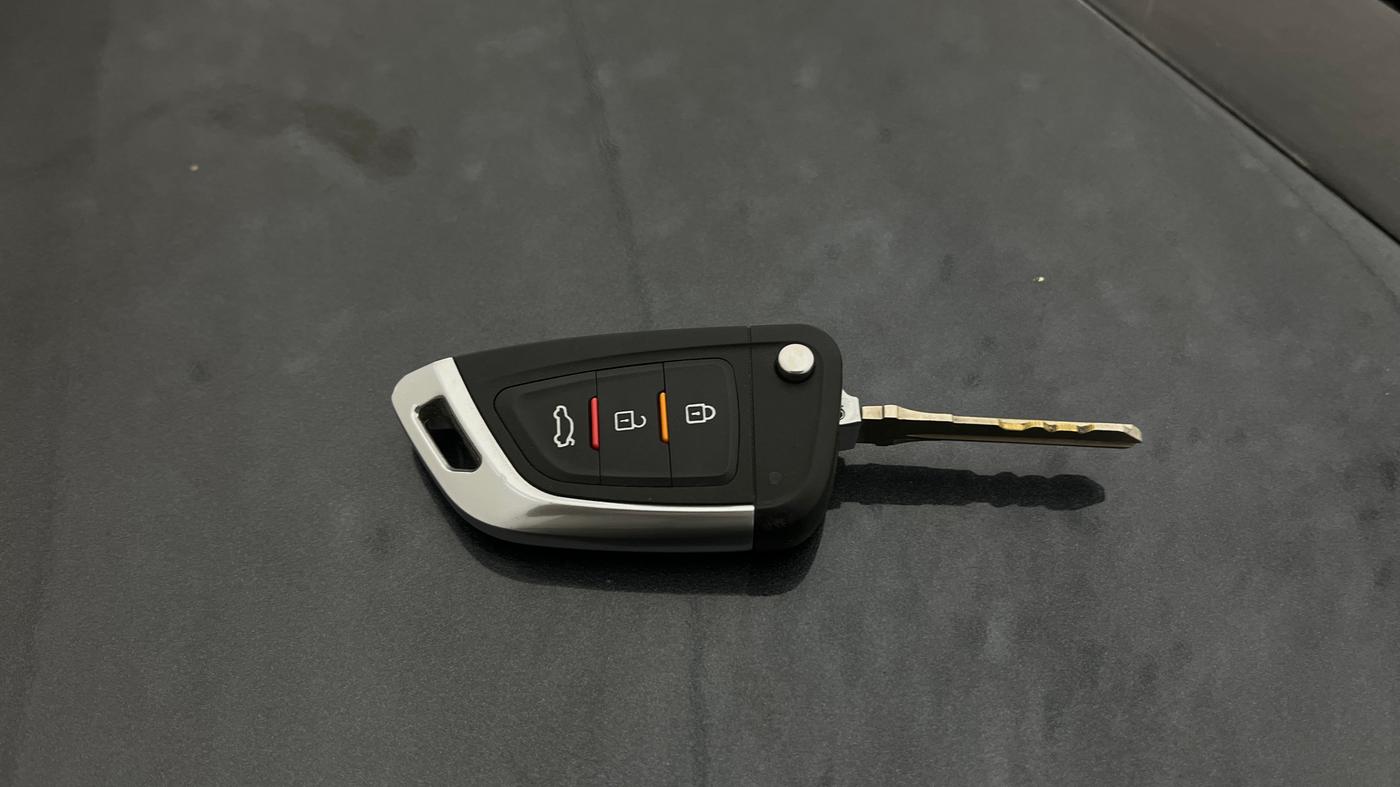 2016 Tata Zest XM PETROL, Petrol, Manual, 24,987 km, Key Close Up