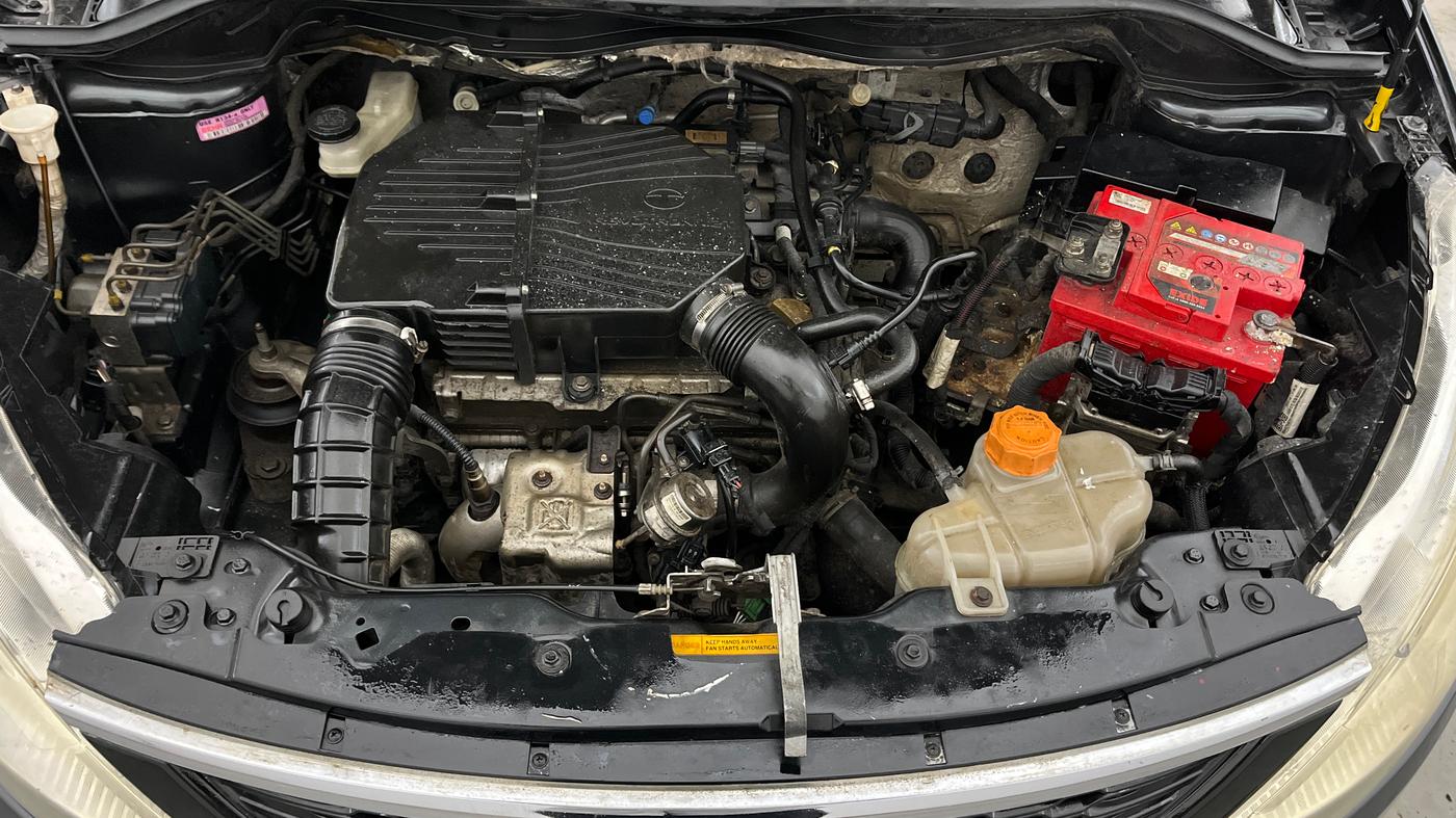 2016 Tata Zest XM PETROL, Petrol, Manual, 24,987 km, Engine View