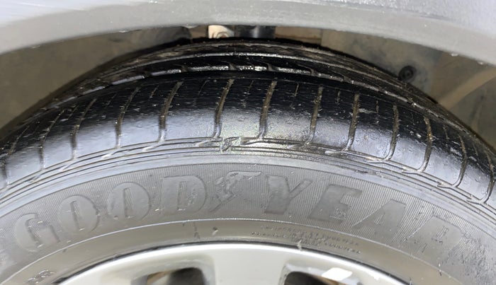 2018 Ford FREESTYLE TITANIUM 1.2 PETROL, Petrol, Manual, 27,422 km, Right Front Tyre Tread