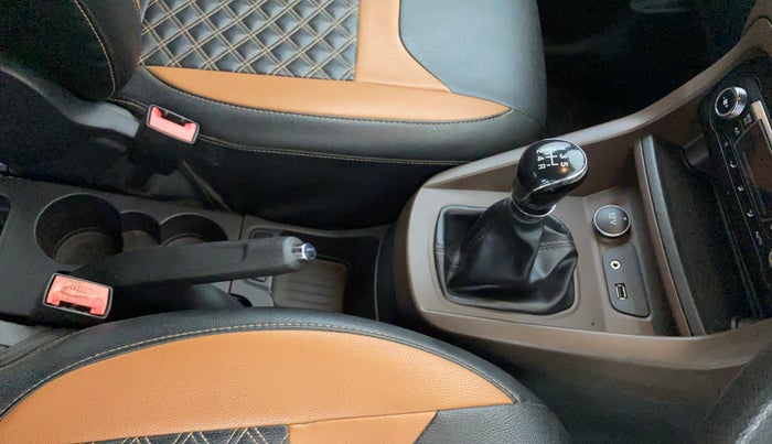 2018 Ford FREESTYLE TITANIUM 1.2 PETROL, Petrol, Manual, 27,422 km, Gear Lever