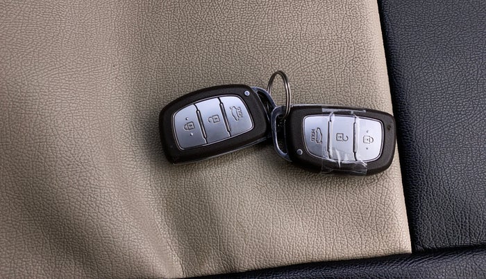 2018 Hyundai Grand i10 ASTA 1.2 KAPPA VTVT, Petrol, Manual, 51,541 km, Key Close Up