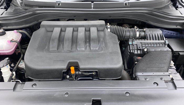 2022 Mahindra XUV700 AX 5 P MT 5 STR, Petrol, Manual, 23,267 km, Open Bonet