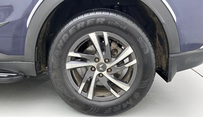2022 Mahindra XUV700 AX 5 P MT 5 STR, Petrol, Manual, 23,267 km, Left Rear Wheel