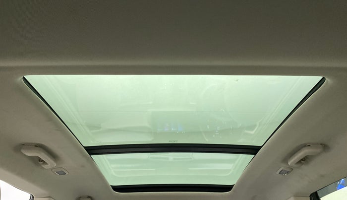 2022 Mahindra XUV700 AX 5 P MT 5 STR, Petrol, Manual, 23,267 km, Moonroof/ Sunroof