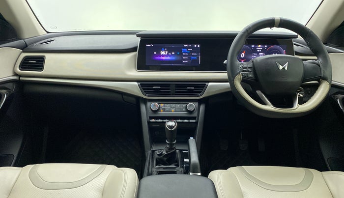 2022 Mahindra XUV700 AX 5 P MT 5 STR, Petrol, Manual, 23,267 km, Dashboard