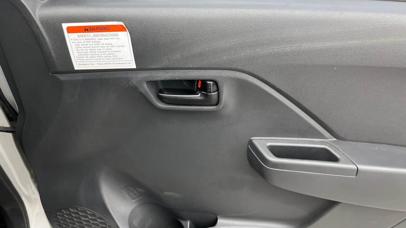 2025 Maruti Alto K10 VXI CNG, CNG, Manual, 68,731 km, Driver Side Door Panels Control