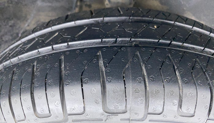2016 Maruti Alto K10 VXI AMT P, Petrol, Automatic, 6,519 km, Right Front Tyre Tread
