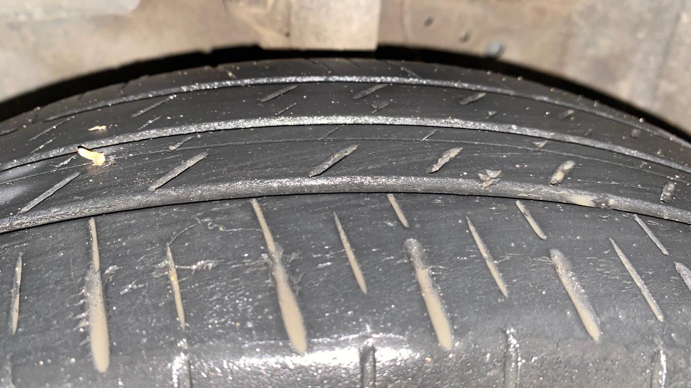 2017 Honda Amaze 1.2L I-VTEC S OPT, Petrol, Manual, 28,125 km, Left Front Tyre Tread