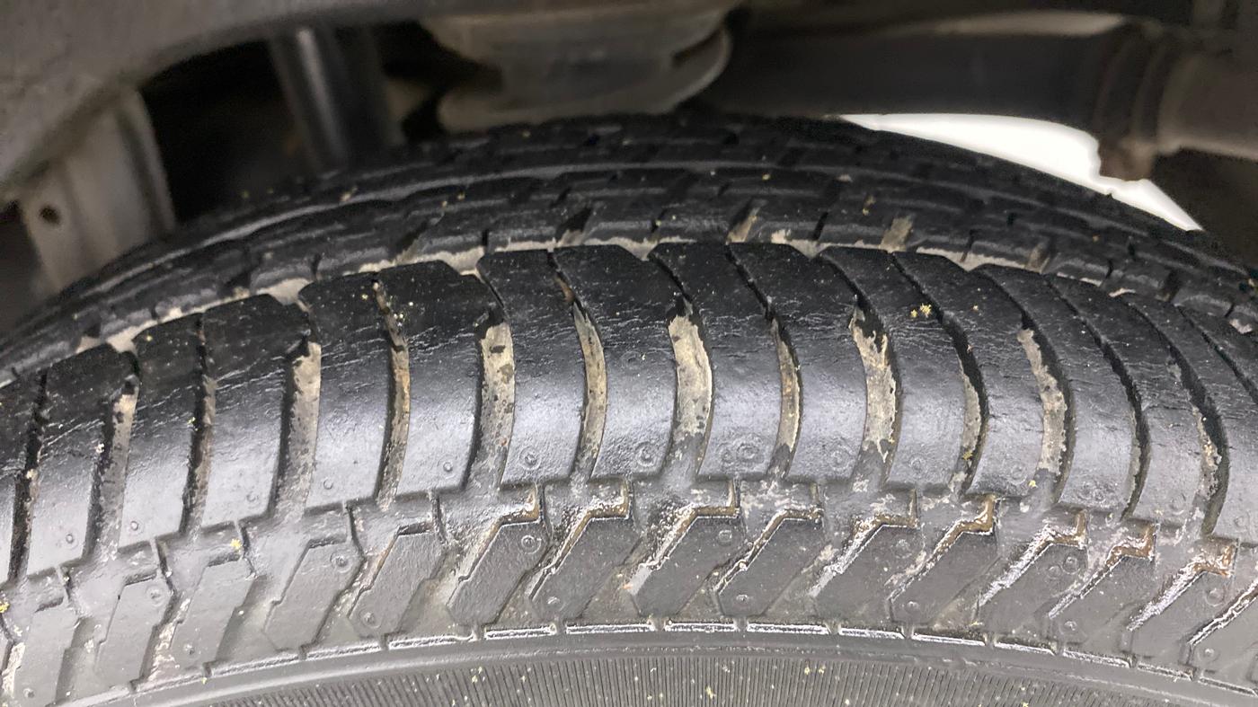 2013 Maruti Alto K10 VXI, Petrol, Manual, 31,492 km, Left Rear Tyre Tread