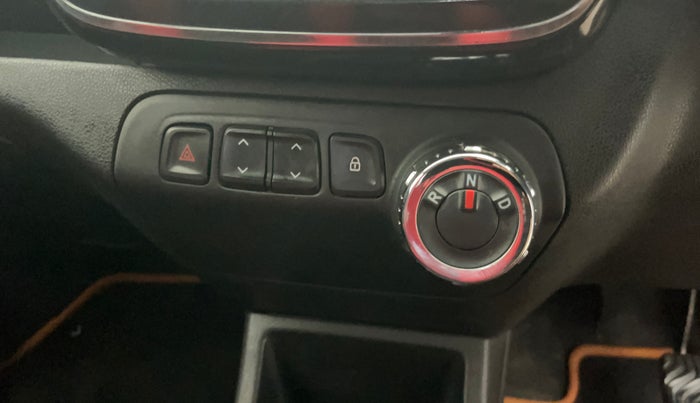 2018 Renault Kwid RXT 1.0 AMT (O), Petrol, Automatic, 24,119 km, Gear Lever