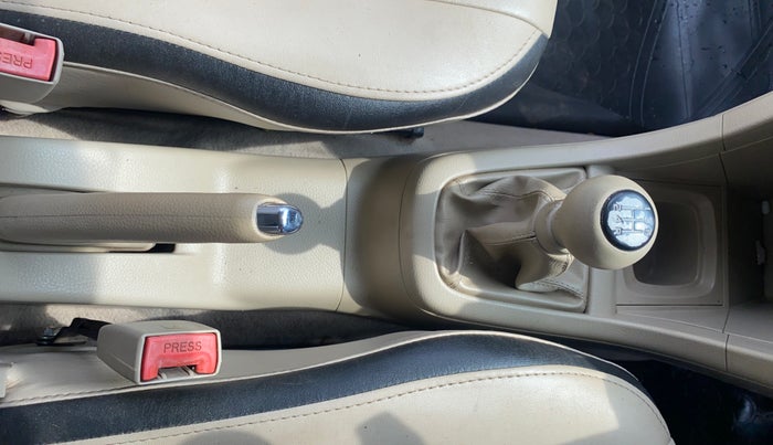 2013 Maruti Swift Dzire ZXI, Petrol, Manual, 1,46,661 km, Gear Lever