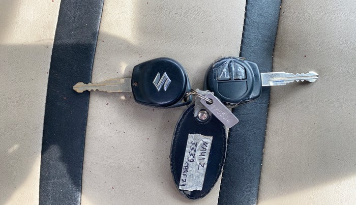 2013 Maruti Swift Dzire ZXI, Petrol, Manual, 1,46,661 km, Key Close Up