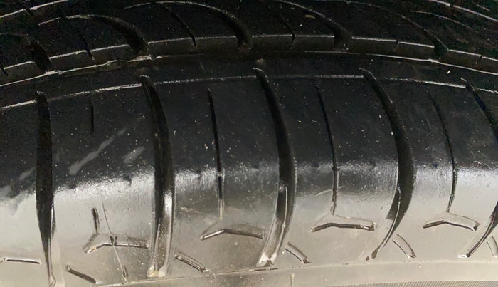 2013 Maruti Swift Dzire ZXI, Petrol, Manual, 1,46,661 km, Right Rear Tyre Tread