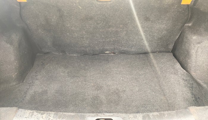 2013 Maruti Swift Dzire ZXI, Petrol, Manual, 1,46,661 km, Boot Inside