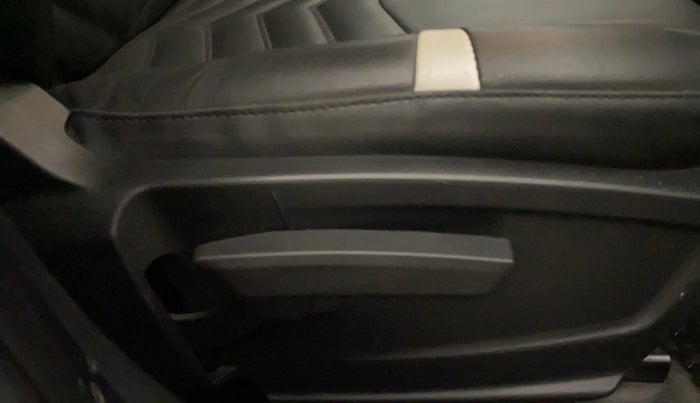 2022 Tata PUNCH CREATIVE AMT 1.2 RTN DUAL TONE, Petrol, Automatic, 3,337 km, Driver Side Adjustment Panel
