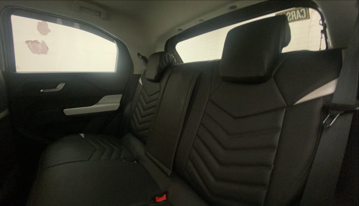 2022 Tata PUNCH CREATIVE AMT 1.2 RTN DUAL TONE, Petrol, Automatic, 3,337 km, Right Side Rear Door Cabin