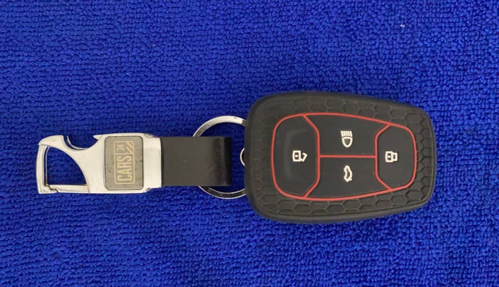 2022 Tata PUNCH CREATIVE AMT 1.2 RTN DUAL TONE, Petrol, Automatic, 3,337 km, Key Close Up