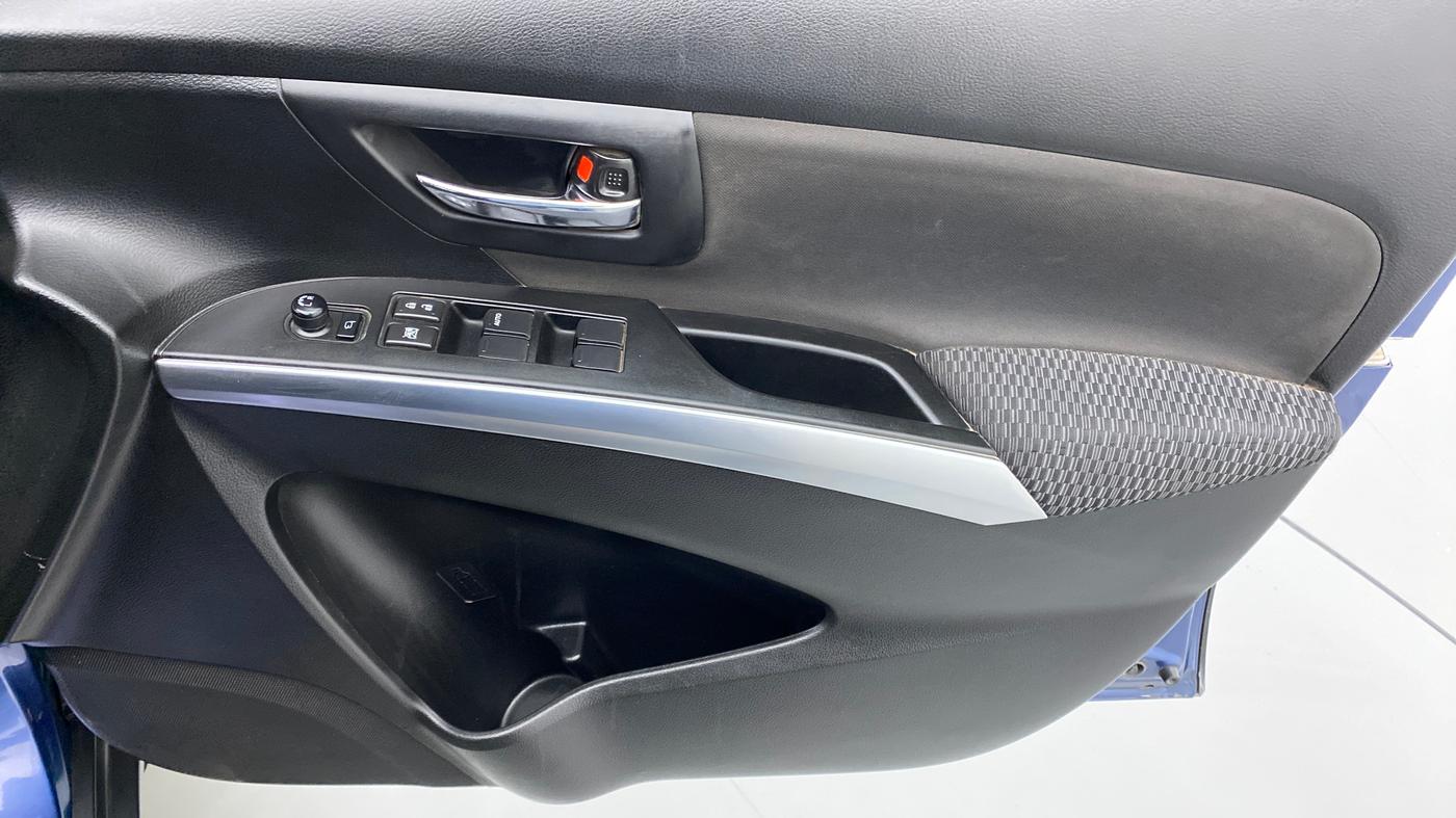 2017 Maruti S Cross ZETA SHVS, Diesel, Manual, 24,598 km, Driver Side Door Panels Control