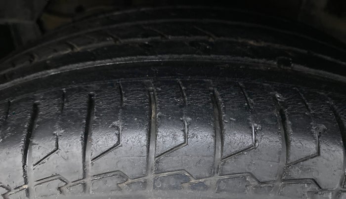 2017 Maruti S Cross ZETA SHVS, Diesel, Manual, 24,598 km, Left Front Tyre Tread