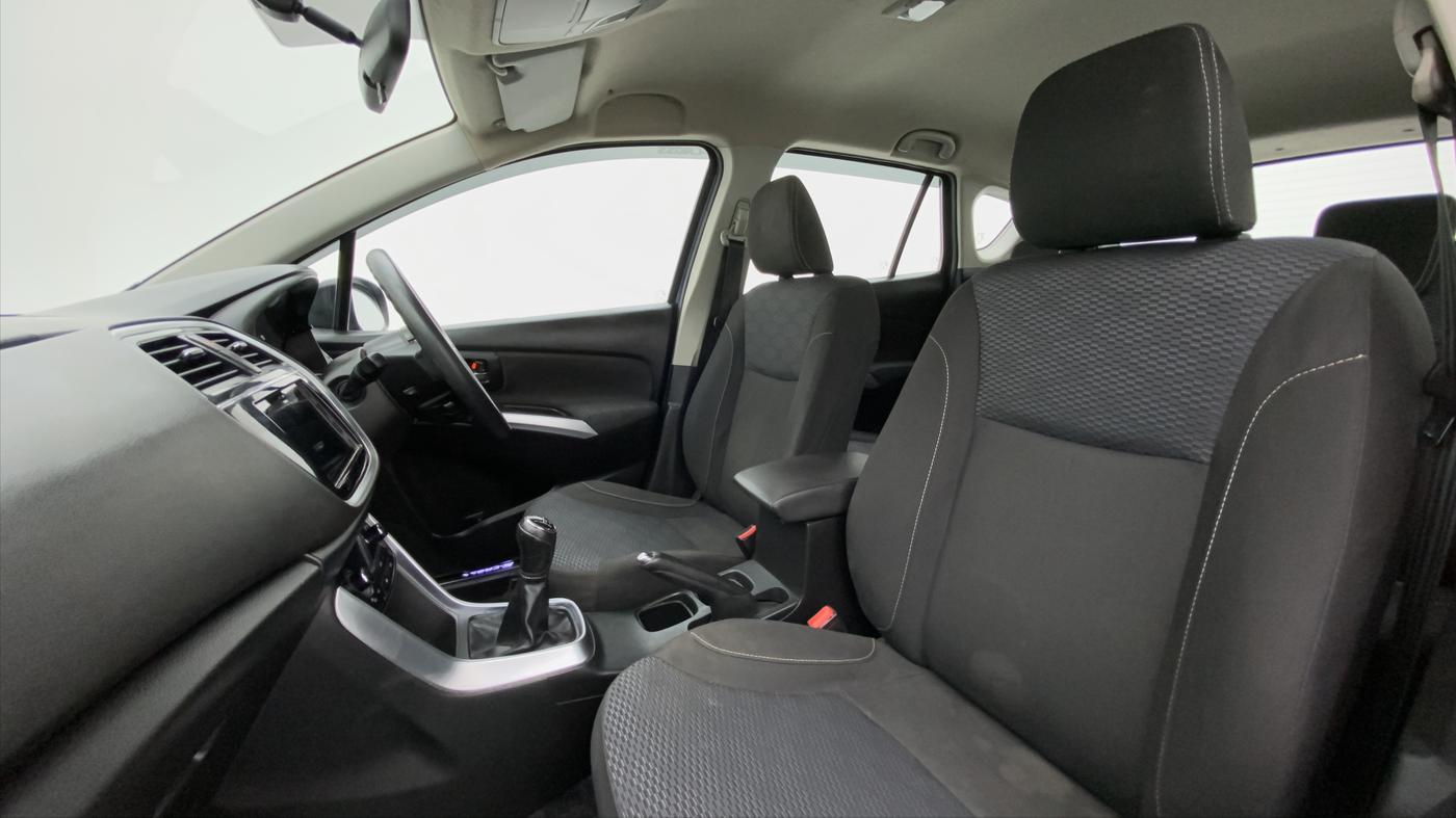 2017 Maruti S Cross ZETA SHVS, Diesel, Manual, 24,598 km, Right Side Front Door Cabin