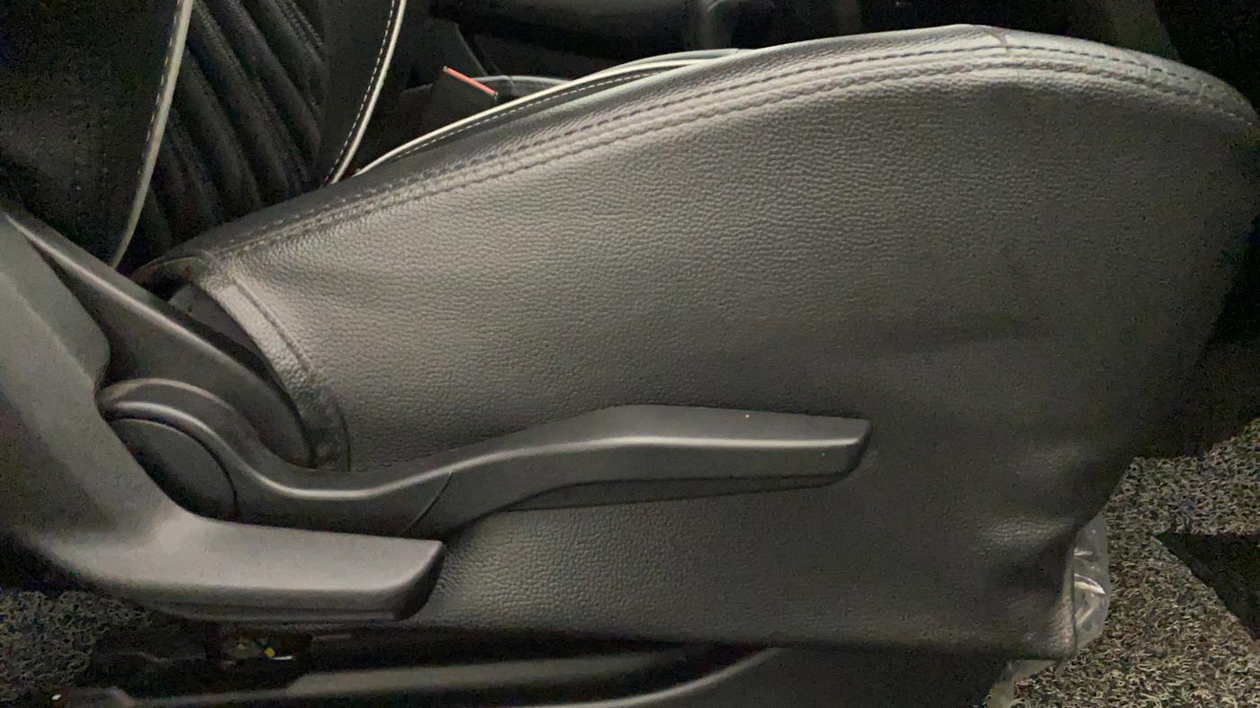 2023 Maruti Swift VXI, Petrol, Manual, 9,424 km, Driver Side Adjustment Panel