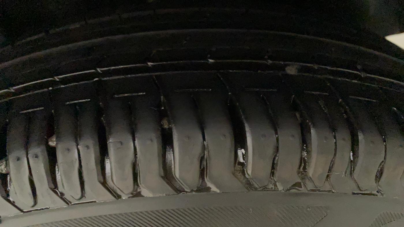 2023 Maruti Swift VXI, Petrol, Manual, 9,424 km, Left Rear Tyre Tread