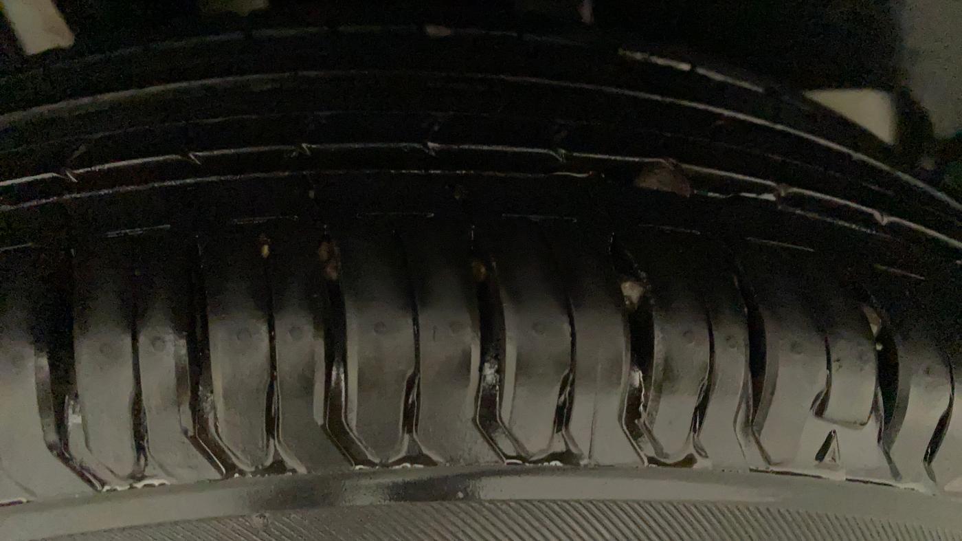 2023 Maruti Swift VXI, Petrol, Manual, 9,424 km, Right Rear Tyre Tread