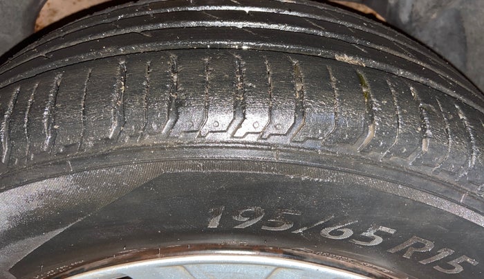 2013 Ford Ecosport AMBIENTE 1.5L DIESEL, Diesel, Manual, 96,932 km, Right Front Tyre Tread