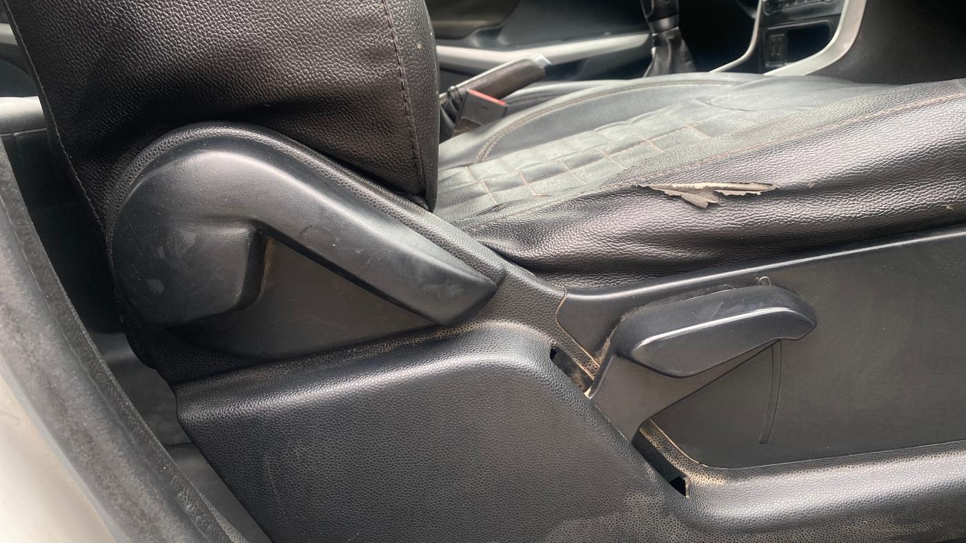 2018 Ford Ecosport TITANIUM + 1.5L DIESEL, Diesel, Manual, 1,19,761 km, Driver Side Adjustment Panel