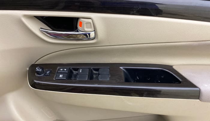 2018 Maruti Ciaz ALPHA  AT 1.4  PETROL, Petrol, Automatic, 33,118 km, Driver Side Door Panels Control