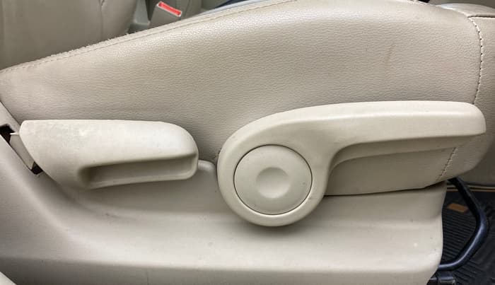 2018 Maruti Ciaz ALPHA  AT 1.4  PETROL, Petrol, Automatic, 33,118 km, Driver Side Adjustment Panel