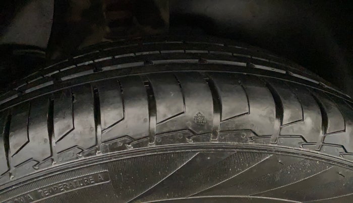 2018 Hyundai Creta SX PLUS AT 1.6 DIESEL, Diesel, Automatic, 81,580 km, Right Rear Tyre Tread