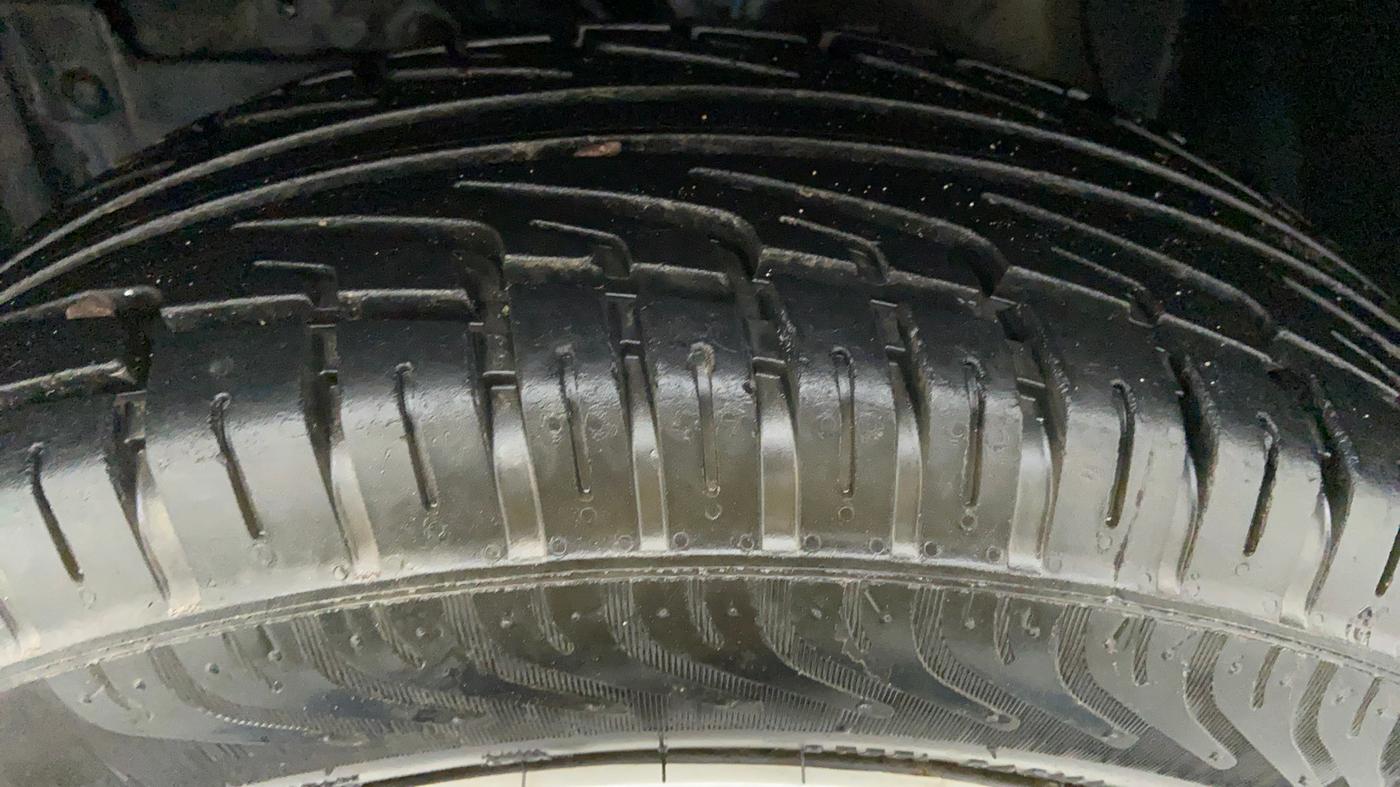 2016 Maruti Vitara Brezza VDI OPT, Diesel, Manual, 73,675 km, Left Front Tyre Tread