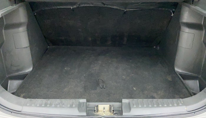 2016 Maruti Vitara Brezza VDI OPT, Diesel, Manual, 73,675 km, Boot Inside