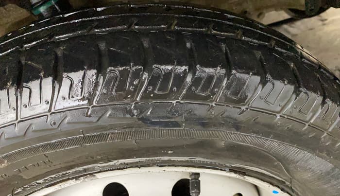 2014 Maruti Wagon R 1.0 LXI, Petrol, Manual, 13,460 km, Right Front Tyre Tread