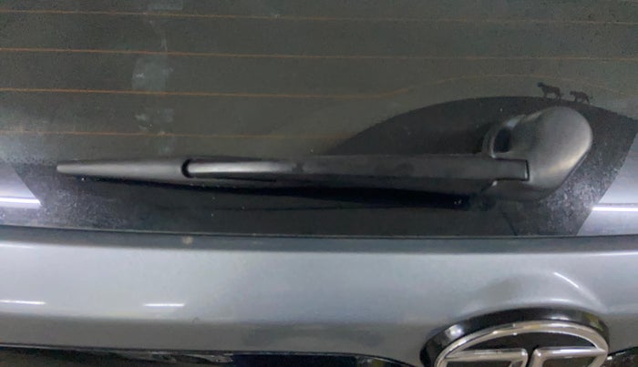 2022 Tata NEXON XZA PLUS PETROL DARK EDITION, Petrol, Automatic, 49,352 km, Rear Wiper