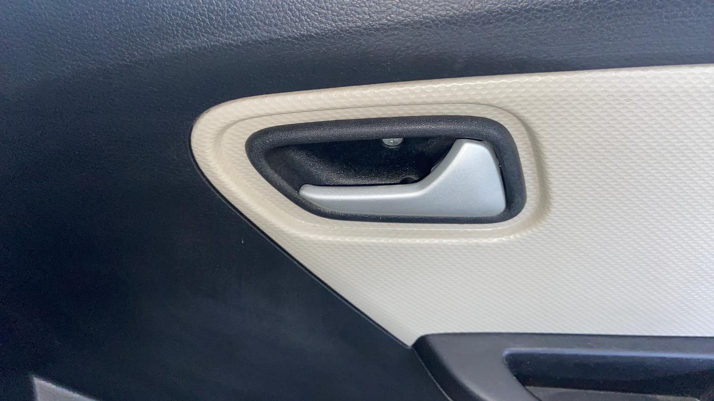 2022 Maruti Alto LXI O, Petrol, Manual, 8,104 km, Driver Side Door Panels Control