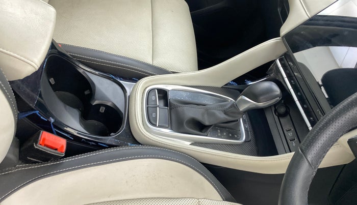 2023 MG ASTOR SAVVY 1.5 CVT, Petrol, Automatic, 17,710 km, Gear Lever