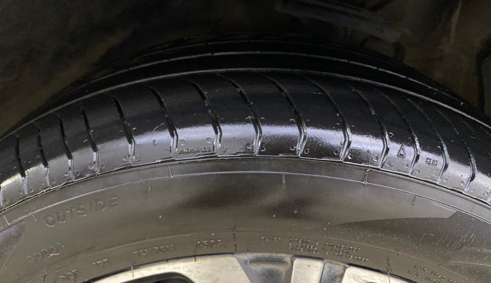 2023 MG ASTOR SAVVY 1.5 CVT, Petrol, Automatic, 17,710 km, Left Front Tyre Tread