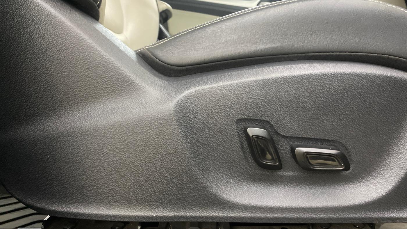2023 MG ASTOR SAVVY 1.5 CVT, Petrol, Automatic, 17,710 km, Driver Side Adjustment Panel