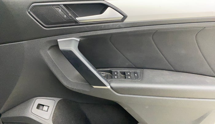 2017 Volkswagen TIGUAN COMFORTLINE TDI AT, Diesel, Automatic, 79,459 km, Driver Side Door Panels Control