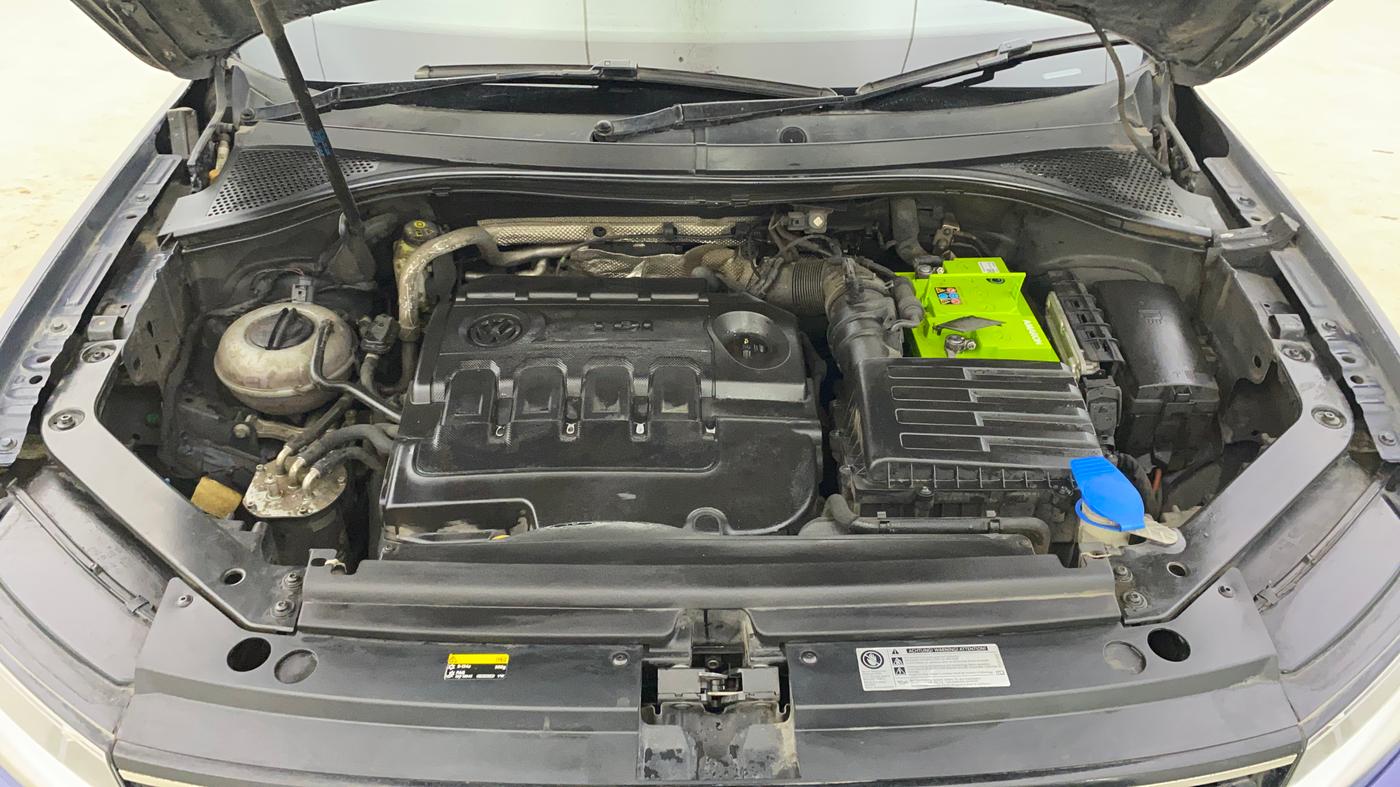 2017 Volkswagen TIGUAN COMFORTLINE TDI AT, Diesel, Automatic, 81,532 km, Engine View