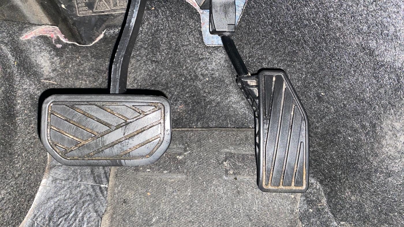 2023 Maruti FRONX ZETA 1.0L TURBO 6 AT, Petrol, Automatic, 24,085 km, Pedals