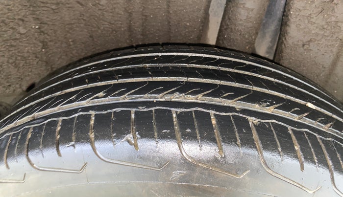 2023 Maruti FRONX ZETA 1.0L TURBO 6 AT, Petrol, Automatic, 23,997 km, Left Rear Tyre Tread