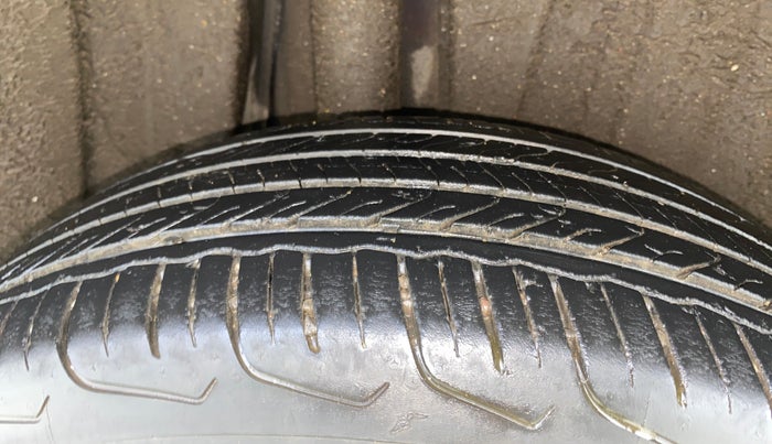 2023 Maruti FRONX ZETA 1.0L TURBO 6 AT, Petrol, Automatic, 23,997 km, Right Rear Tyre Tread