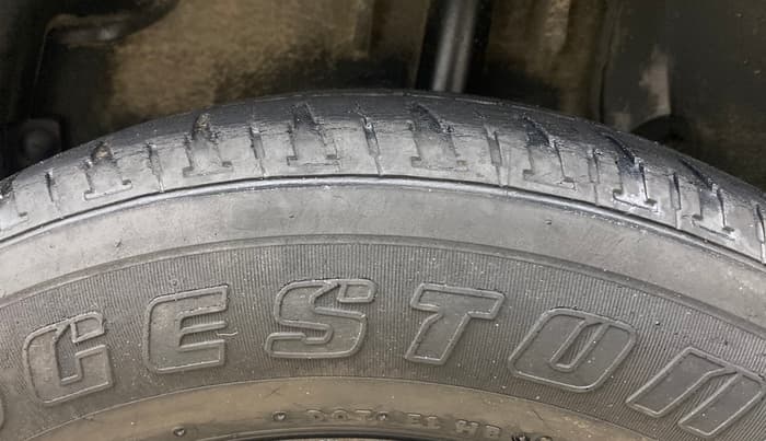 2013 Renault Duster 85 PS RXL DIESEL, Diesel, Manual, 1,05,325 km, Left Rear Tyre Tread